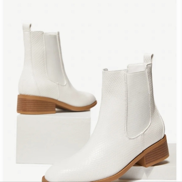 Slip - on Booties EXTRA WIDE. - Picture 2 of 5